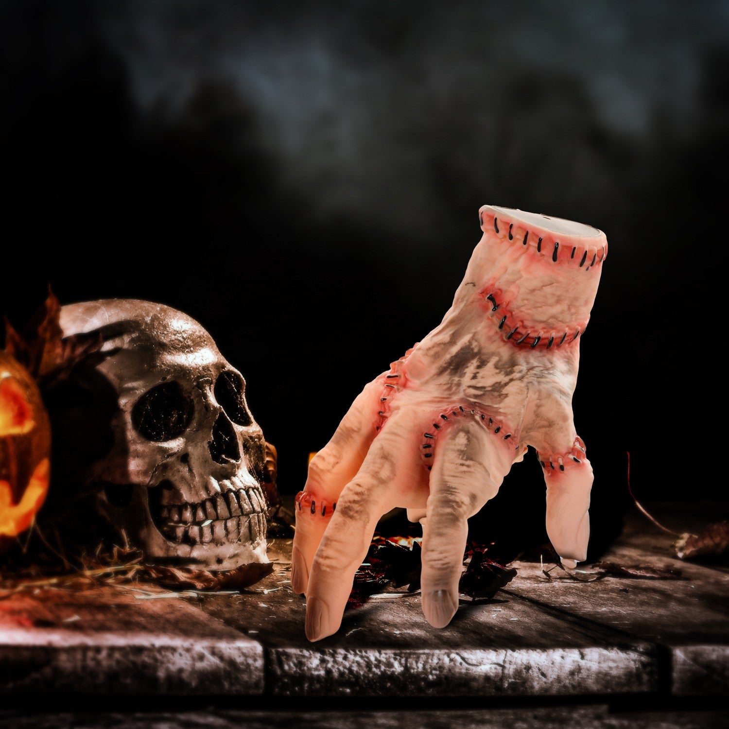 Realistisk 21 cm Halloween Scar Hand Prop med action och ljud