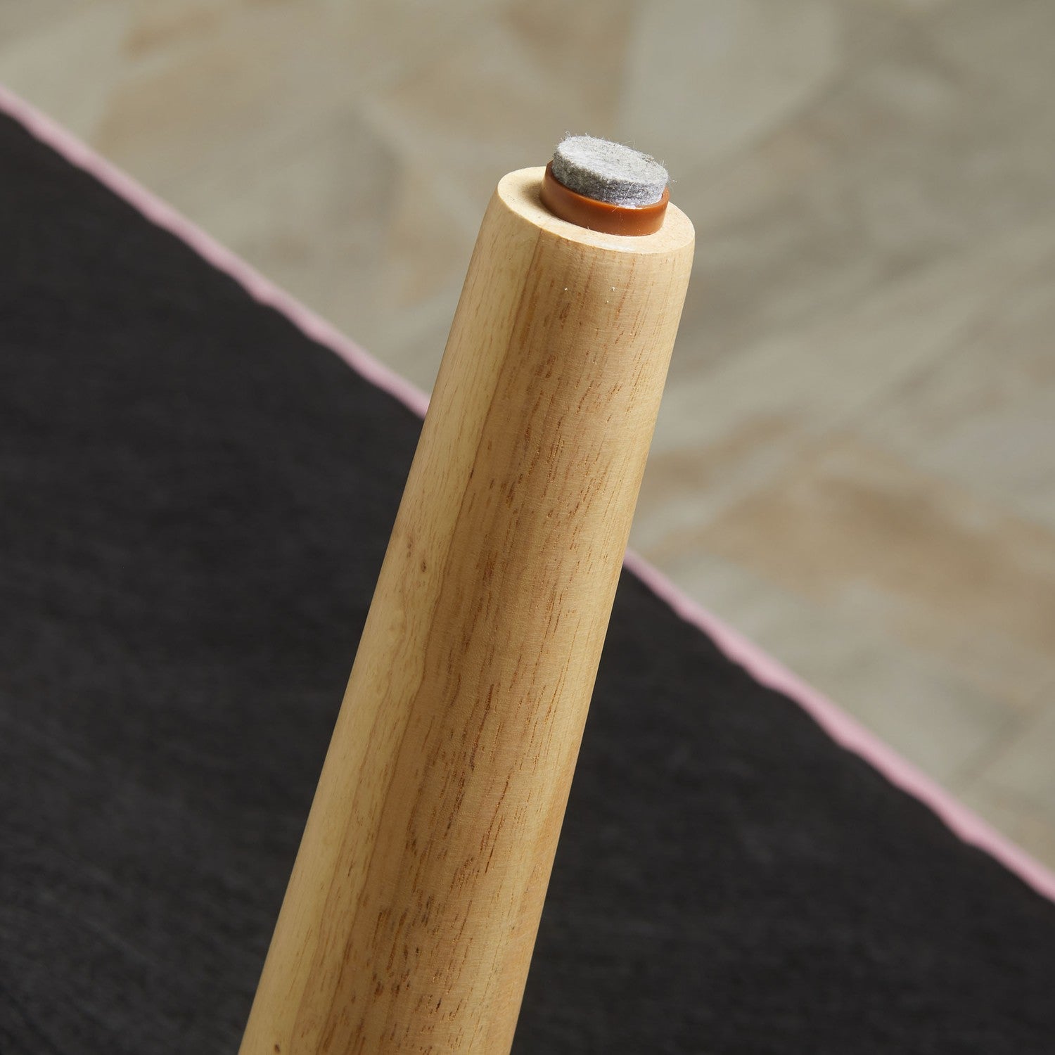 2-sits gul tygsoffa – träram, skumkuddar