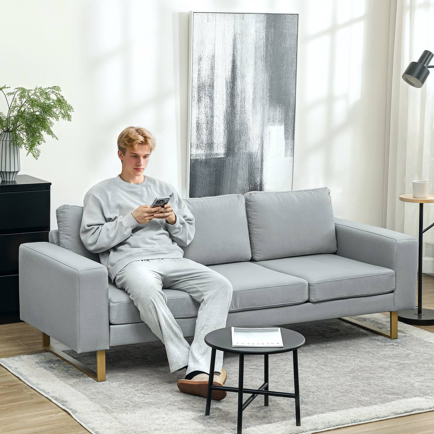 3-sits soffa, soffa med massiv träram, metallben, enkel design, ljusgrå
