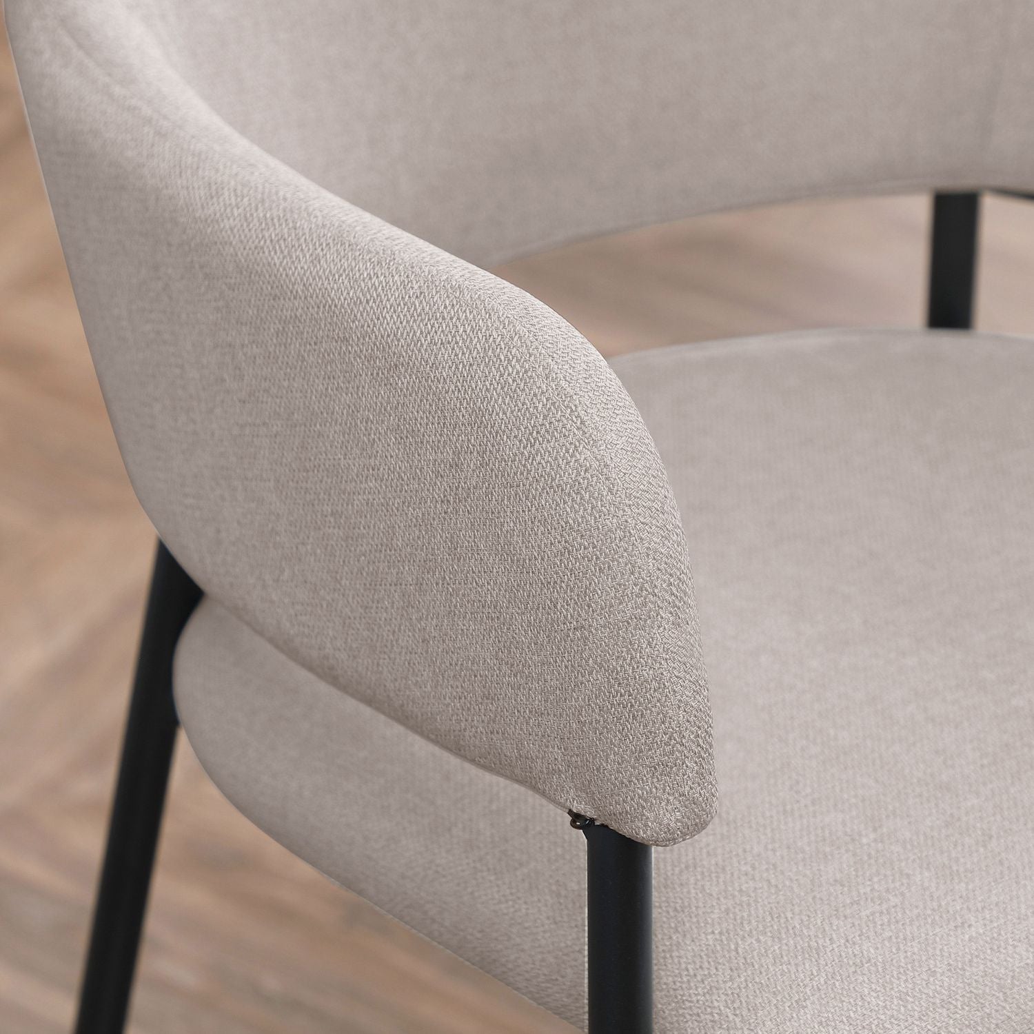 Beige stoppade matstolar, set om 2 – Stålben, 54x54x84 cm