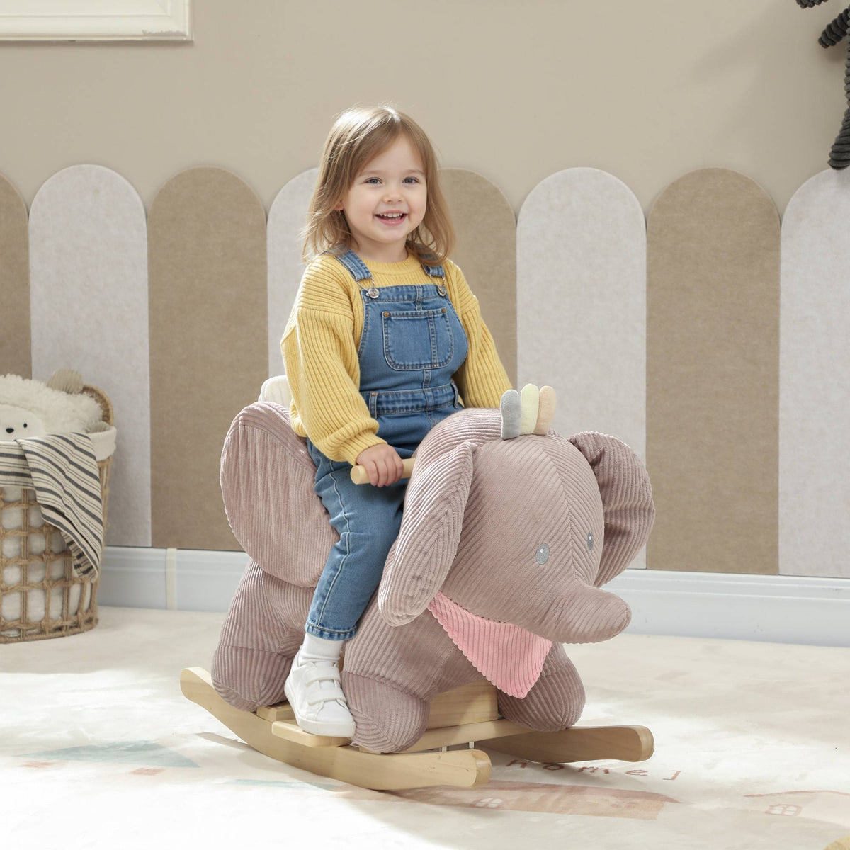 Elefantsvinge med lyd, treramme, 1,5–3 år, brun