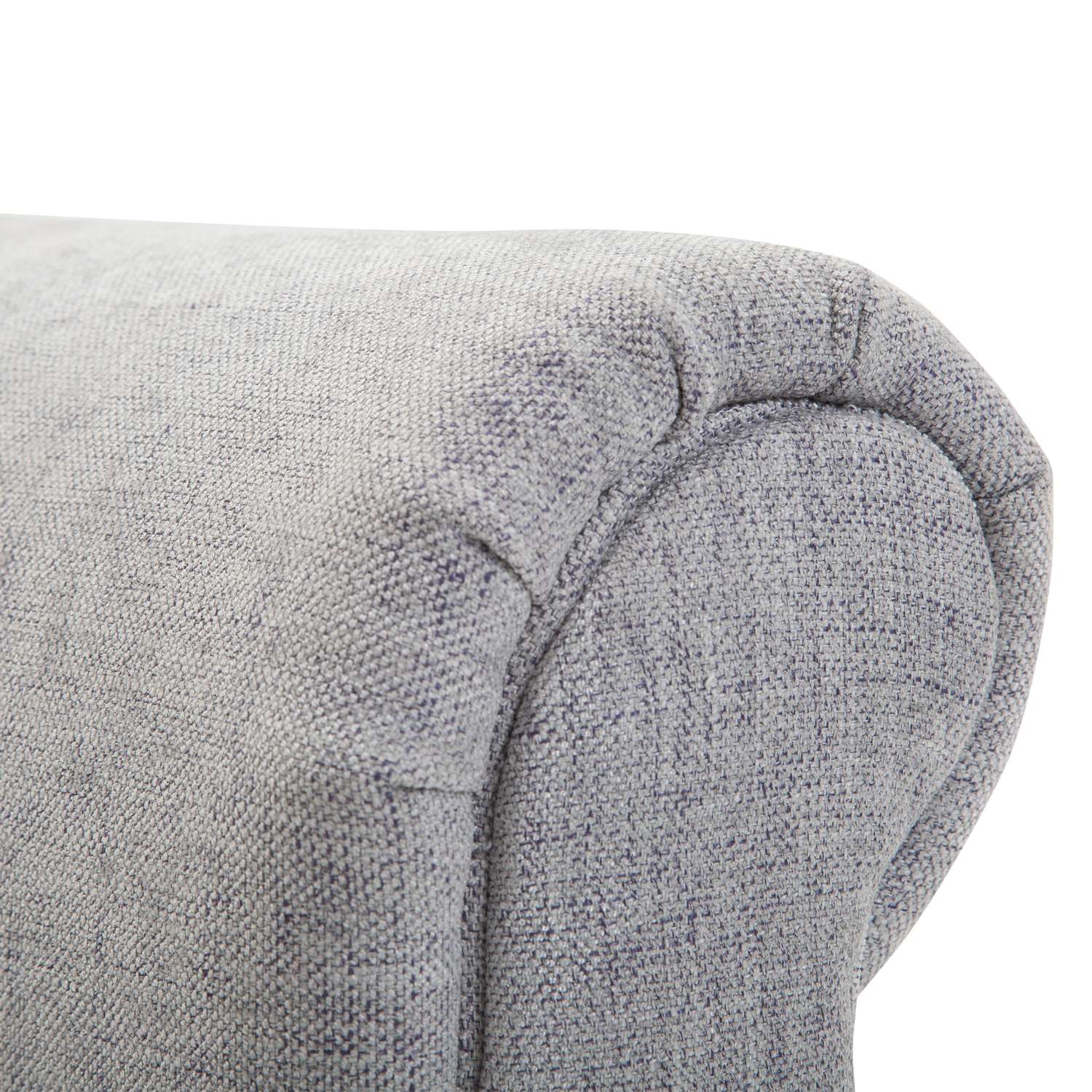 Elegant ljusgrå stoppad bänk med rullade sidor