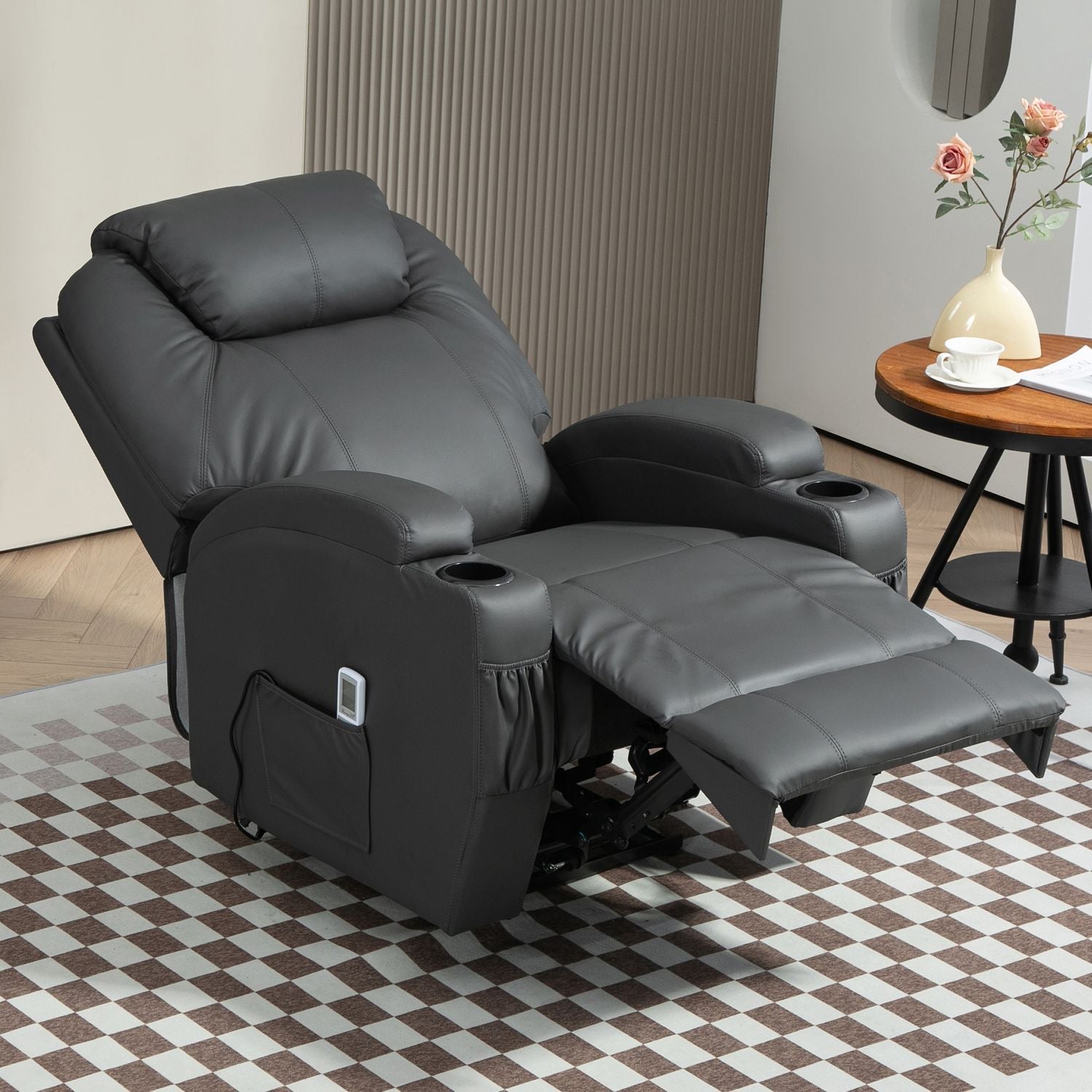 Elektrisk massagefåtölj med mugghållare