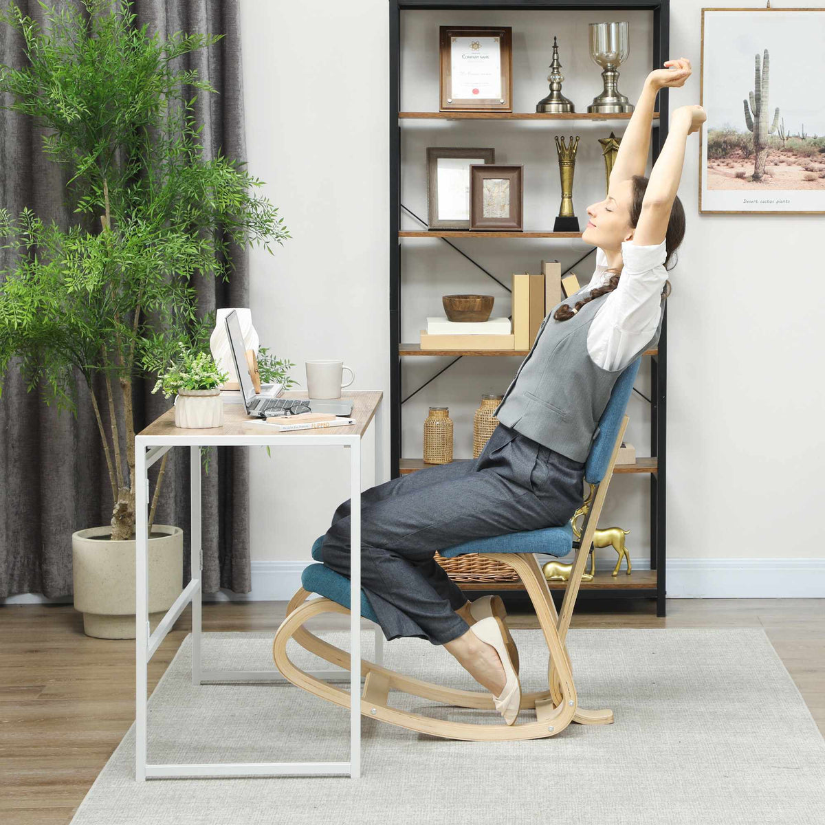 Ergonomisk knästol, mörkblå, björkträram