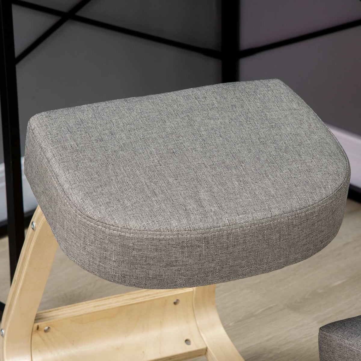 Ergonomisk knestol, bjørketre, kapasitet på 120 kg, grå