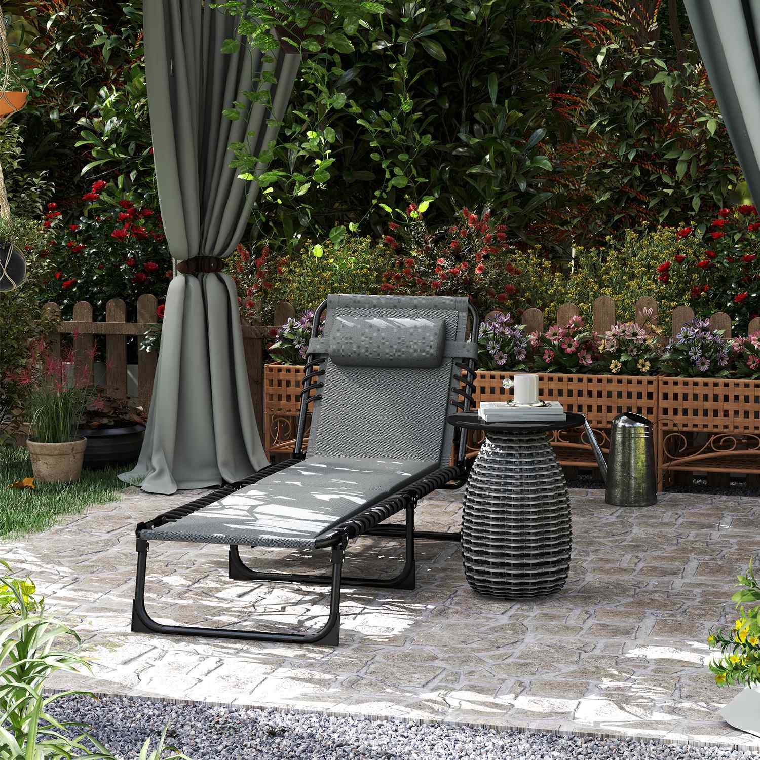 Fällbar solstol med kudde & justerbart ryggstöd, 120 kg gräns