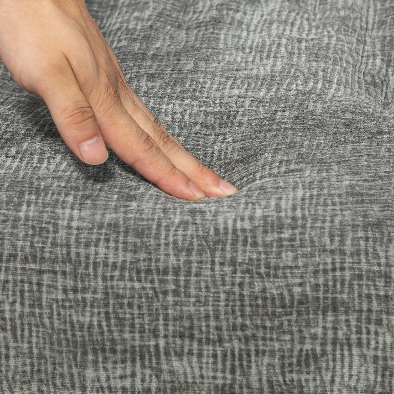 Mörkgrå vridbar fåtölj – modernt klädd, stålben
