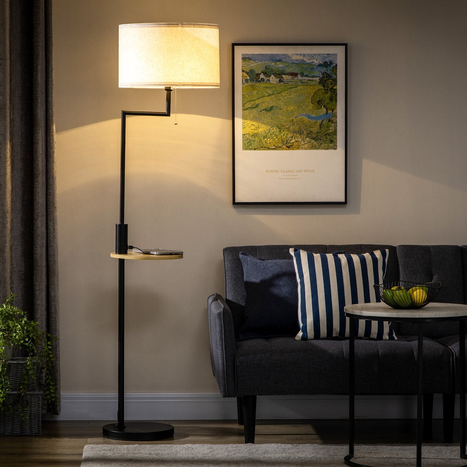 Golvlampa med hylla & USB-port, stål, kräm, 40W