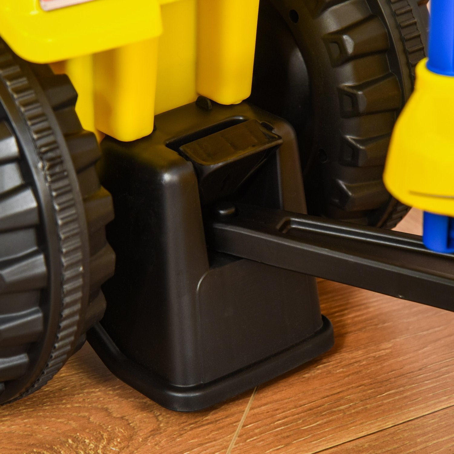Gul åktraktor med släp och horn för barn