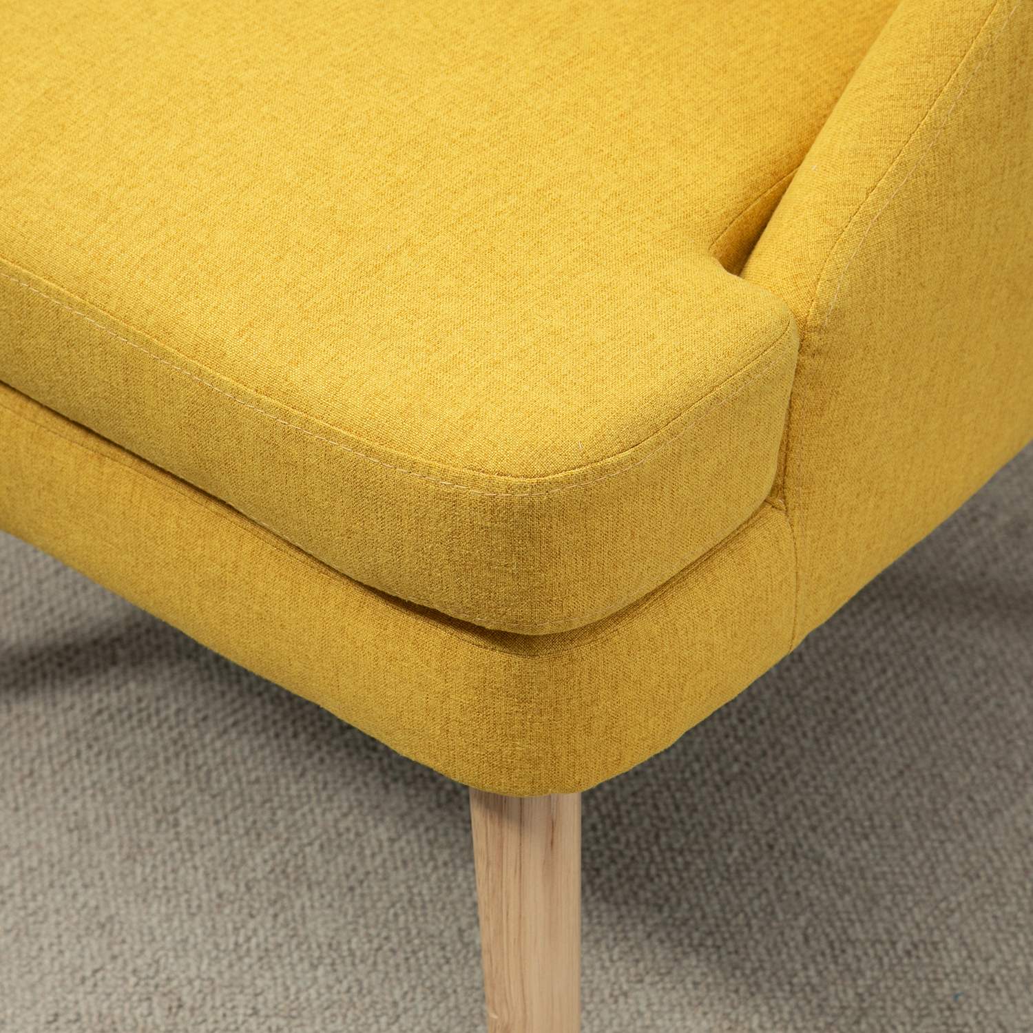 Gul stoppad matstol med armstöd – Linen Touch