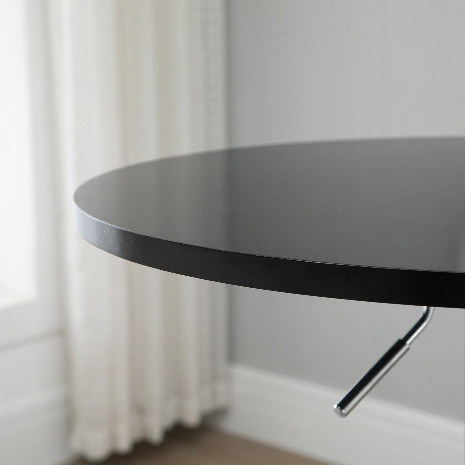 Justerbart rundstångsbord, roterande stål, svart Ø61cm