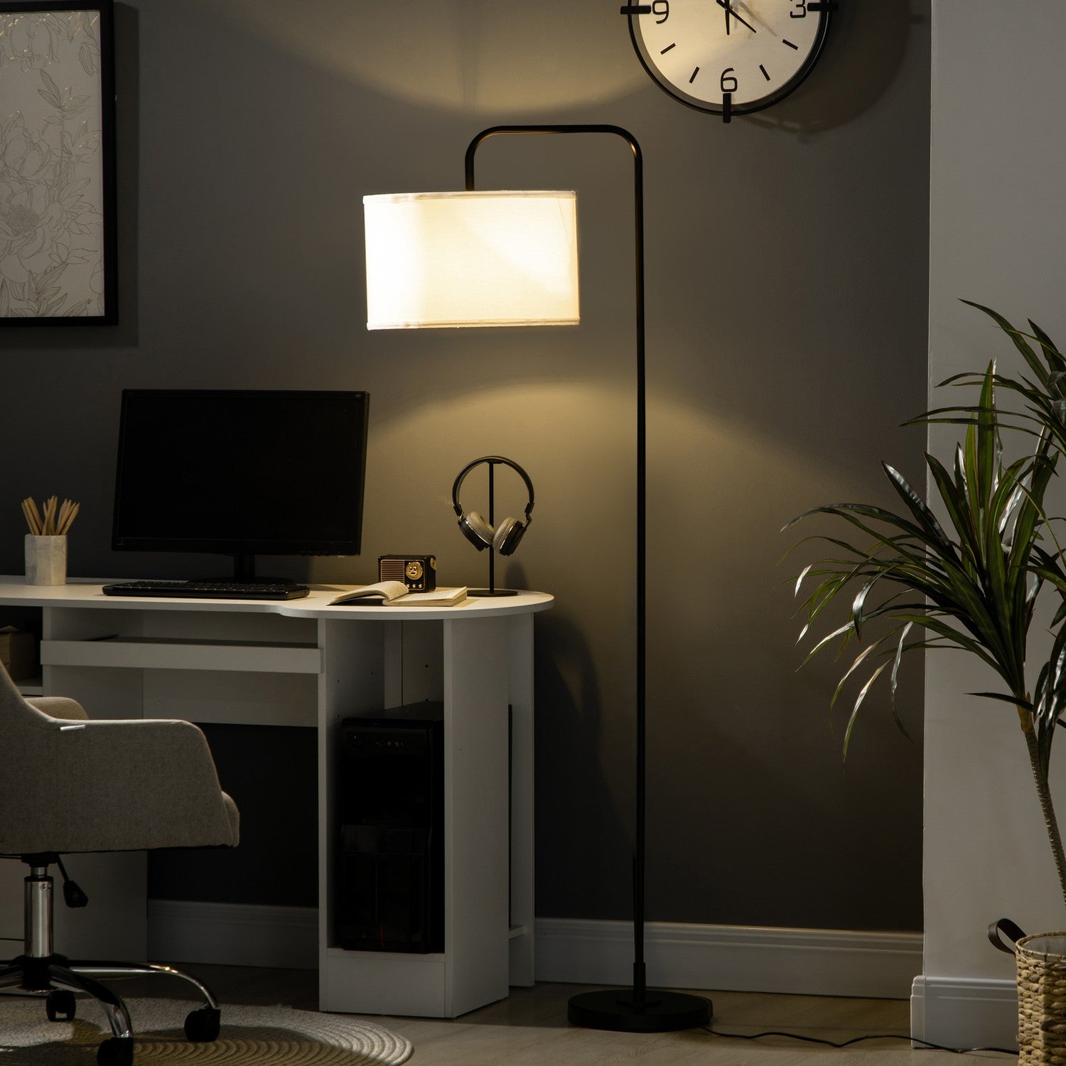 Modern svart metall golvlampa med lampskärm, 180 cm sladd