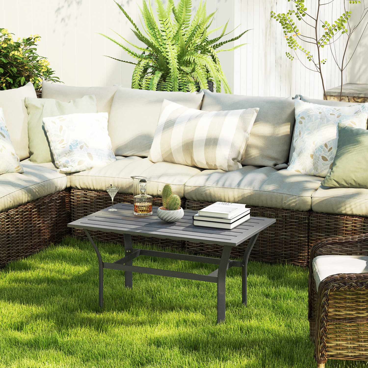 Mörkgrå metall utomhusbord, väderbeständig och lättskött