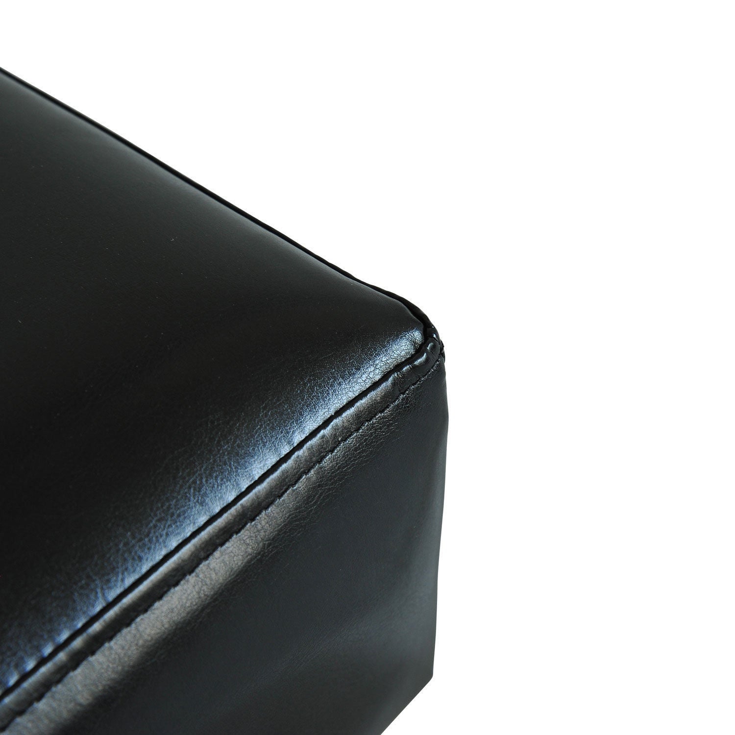 Svart Chesterfield-pall i konstläder – 40x30x24cm