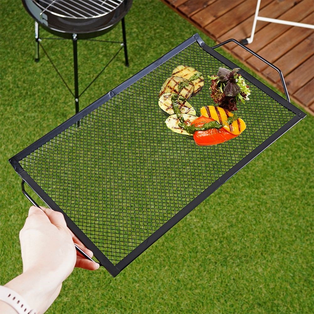 Perforerad Grillplåt i Svart Metall för Kött och Grönsaker