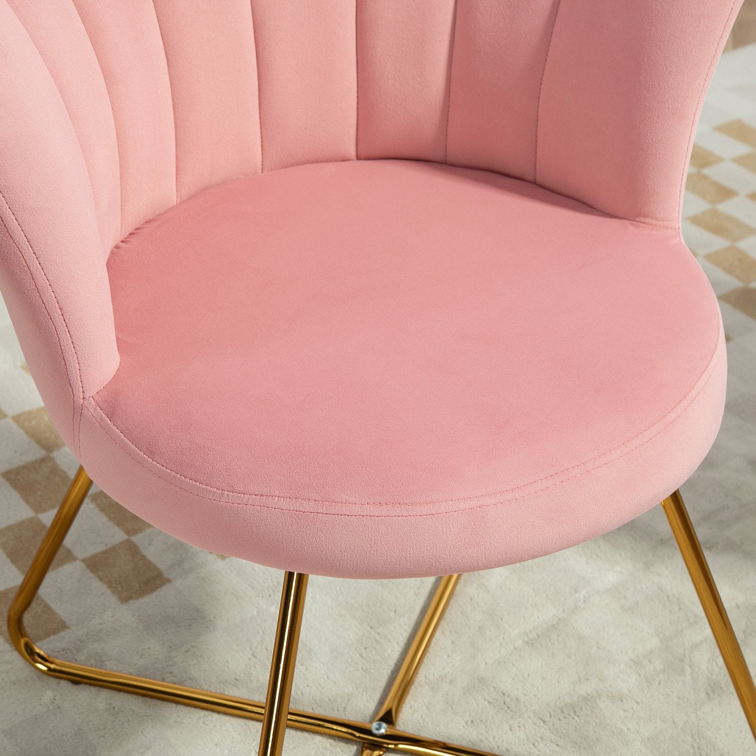 Pink Velvet Lounge Chair – Armstöd, metallben, stoppade