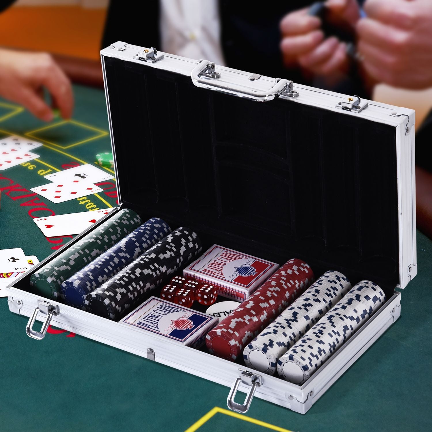 Pokerchipset – 300 marker, 2 kortlekar, 5 tärningar, aluminiumfodral