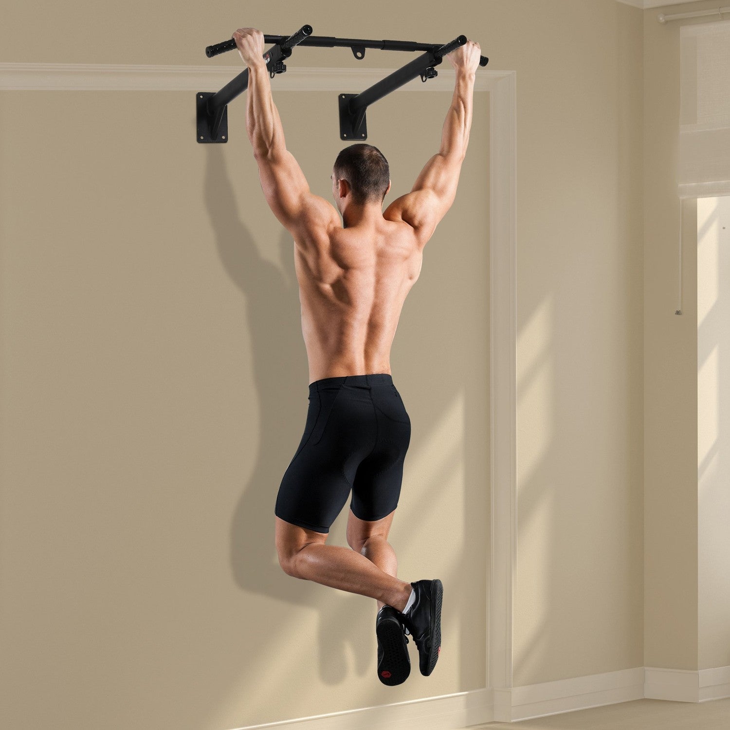 Väggmonterad Pull-Up Bar med öglor för boxningssäck, stål