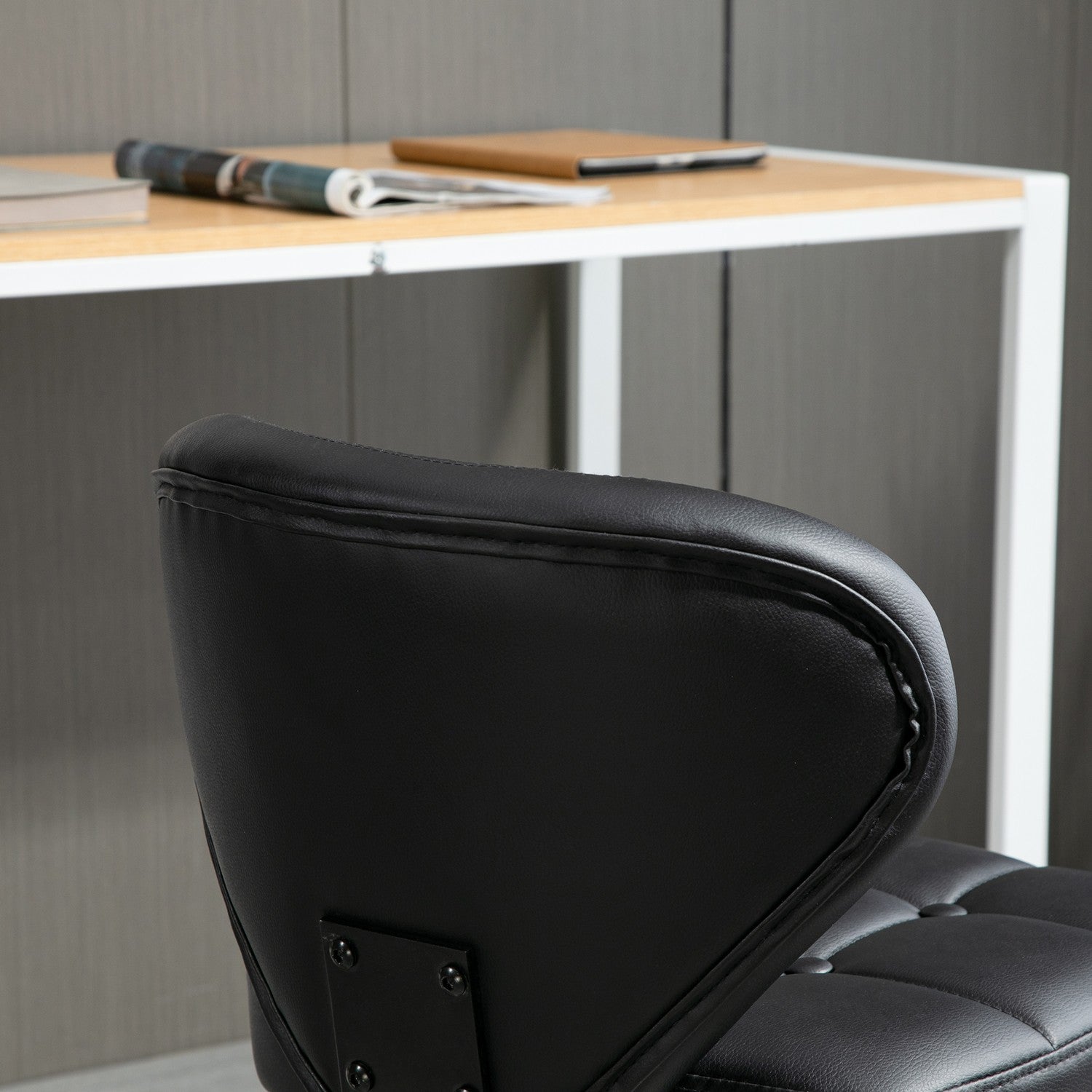 Set med 2 mörkgrå svängbara rullstolar, justerbar höjd