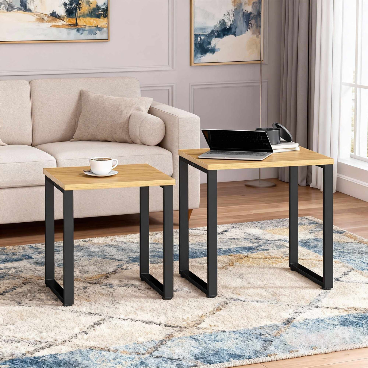Sett med 2 sofabord, treutseende, metallramme, stablebar design