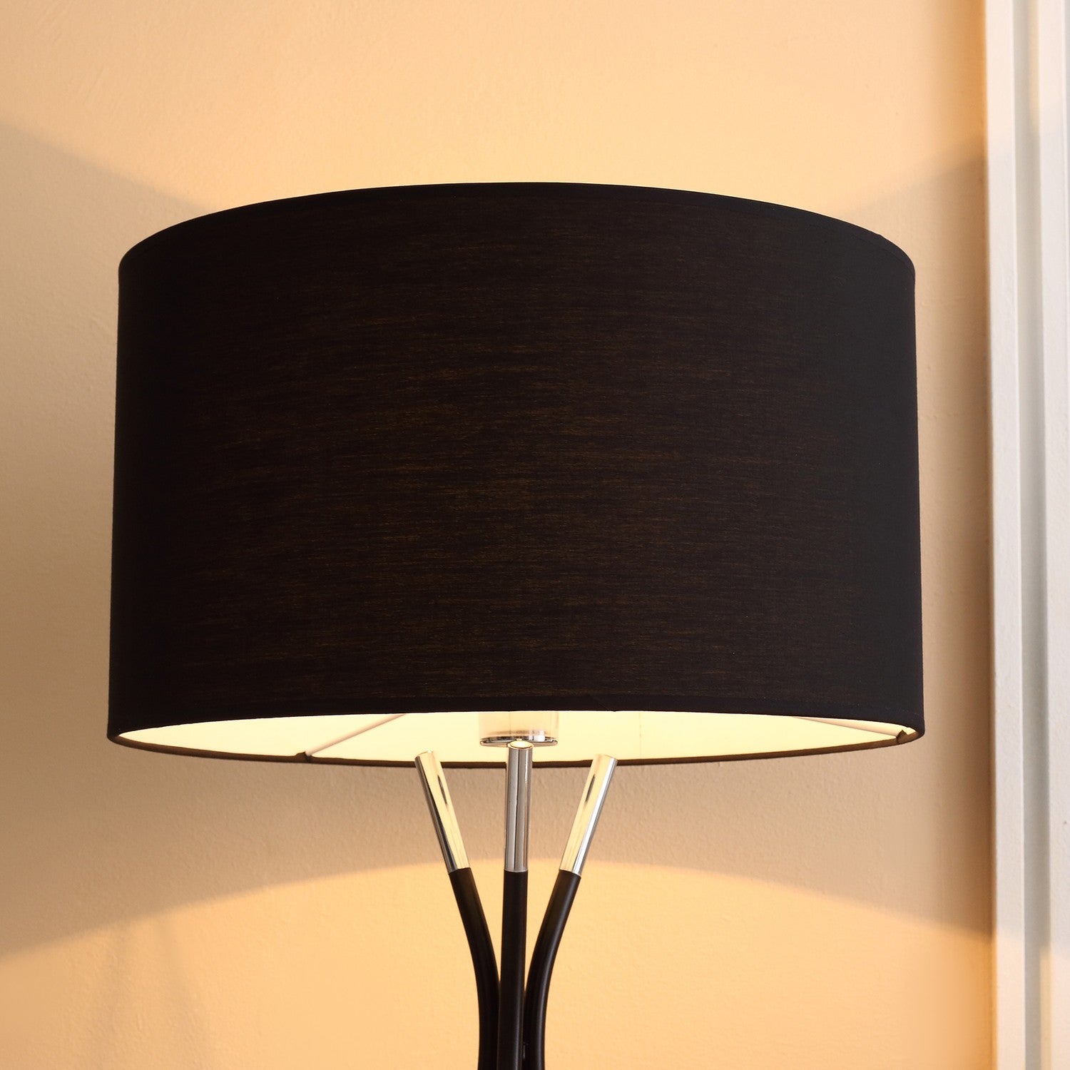 Stativ golvlampa, elegant 40W, tygskärm, metallfot
