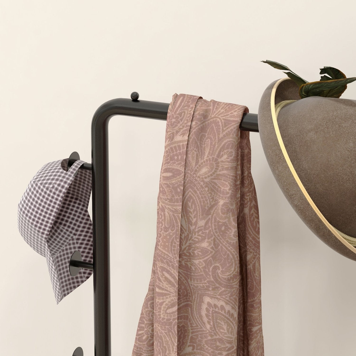 Svart rock & hatthylla med krokar och bricka – 148 cm
