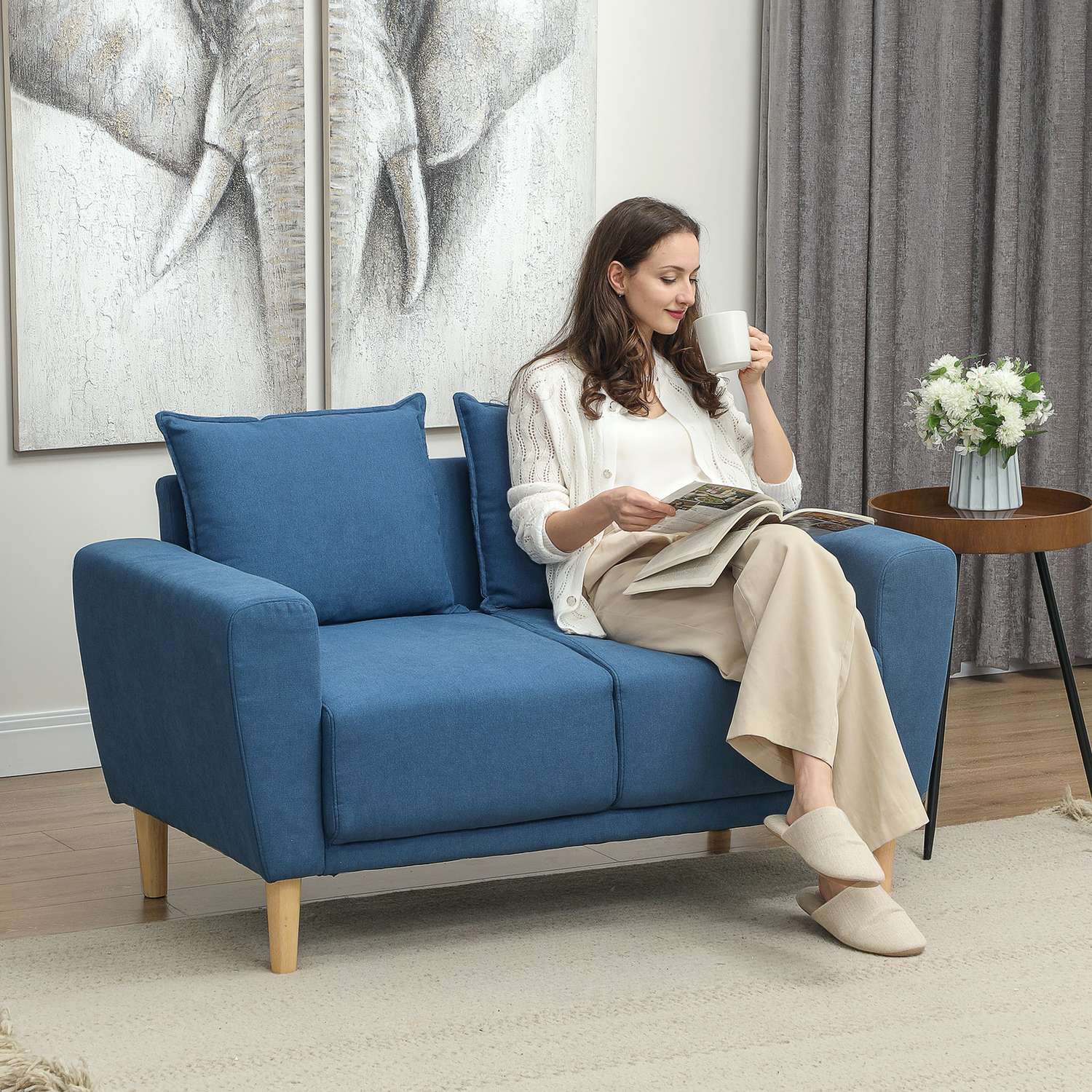 Blue Velvet 2-sits soffa med kuddar och djup sits