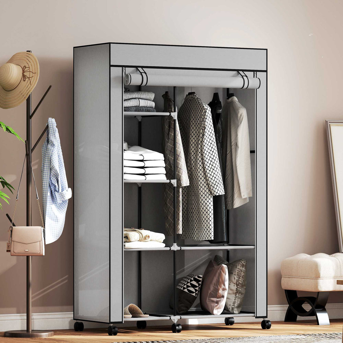 Stoffgarderobe med 6 hyller og klesstang, lysegrå