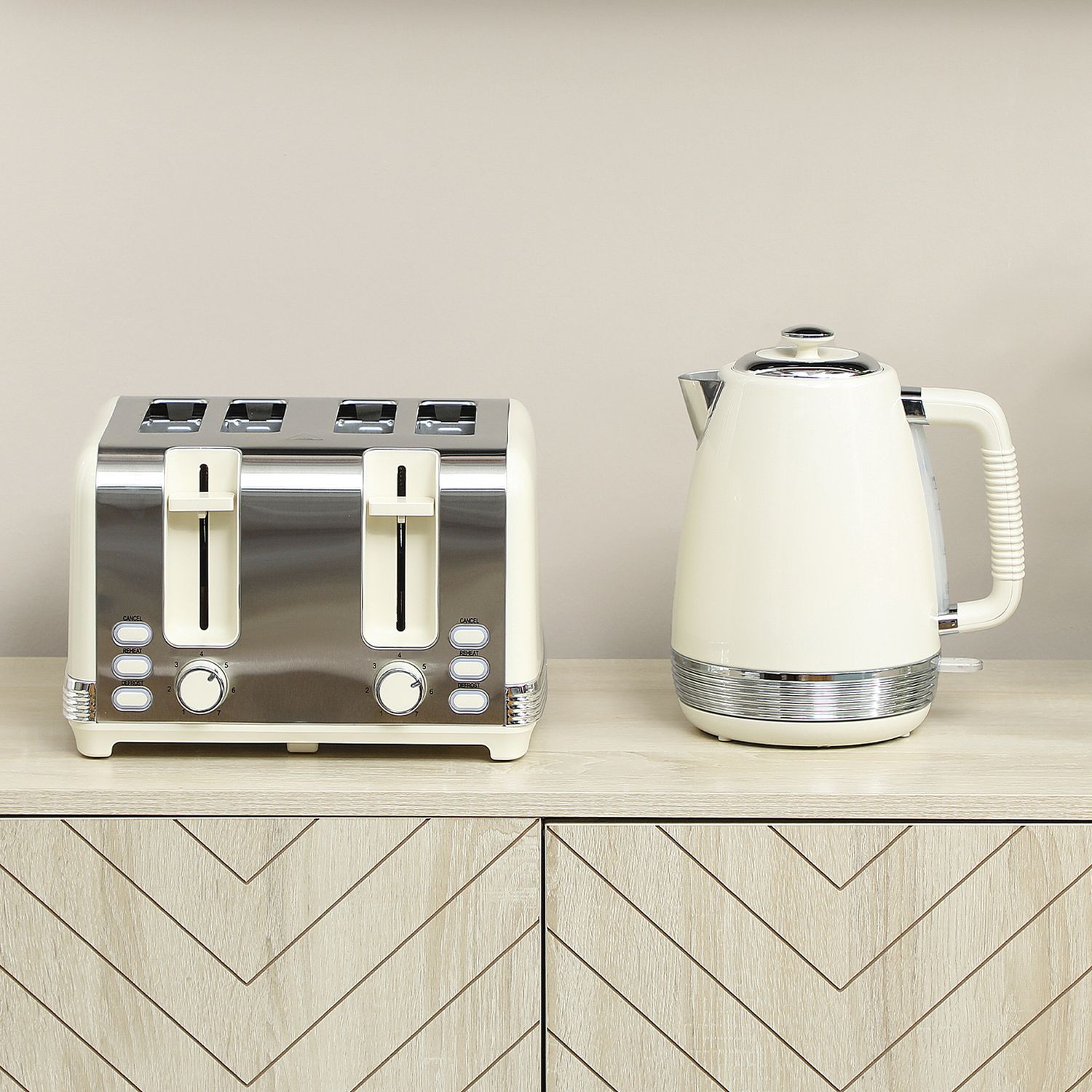 Vattenkokare och brödrost, 1,7 l, 2200 W, 4 platser, 7 rostningsnivåer