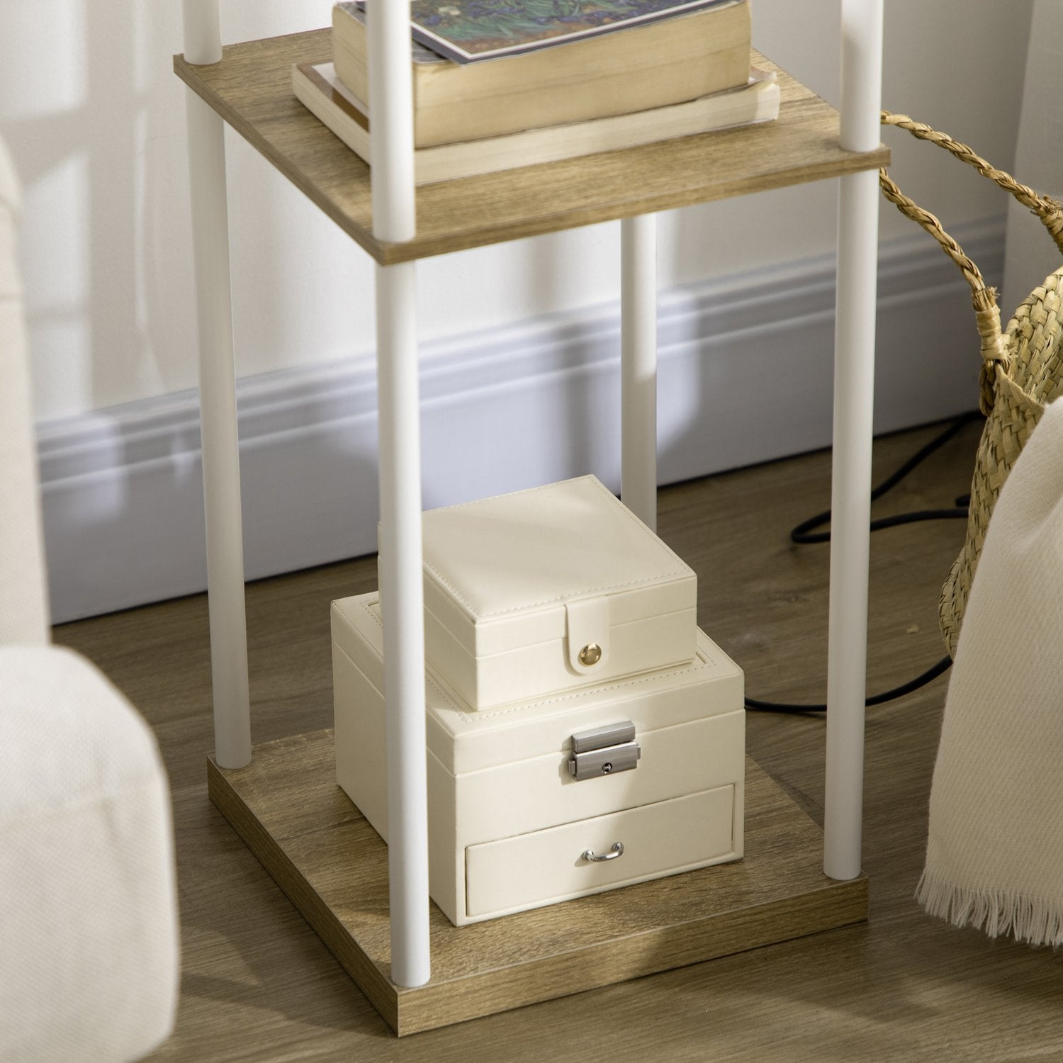 Vit golvlampa med tygskärm, E27 Sockel, 40W