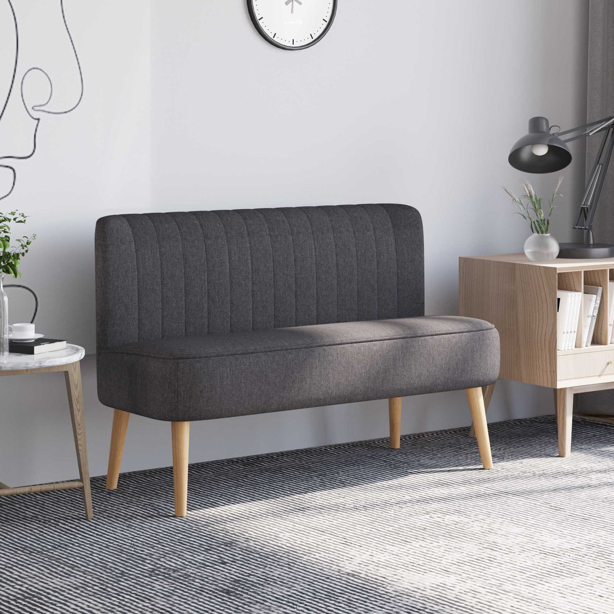 2-seters sofa, myke puter, lettstelt trekk, mørkegrå