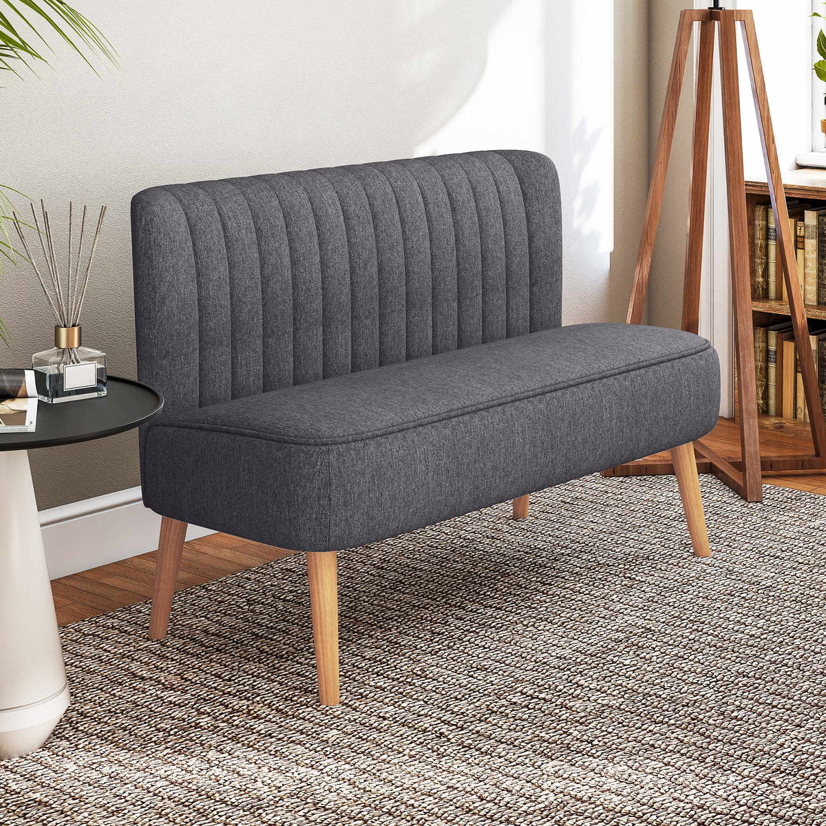 2-seters sofa, myke puter, lettstelt trekk, mørkegrå
