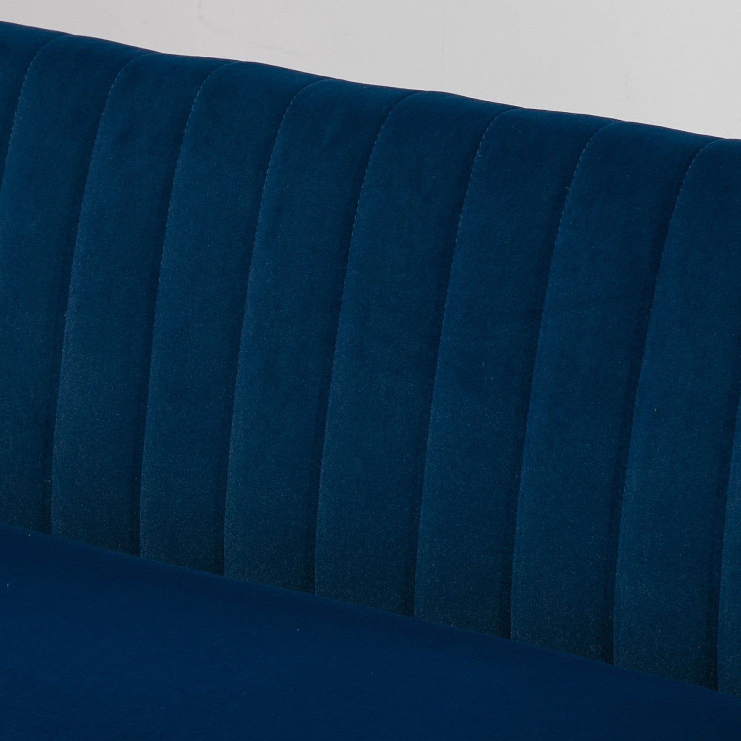 Himmelsblå Loveseat-soffa med träben – linnelook
