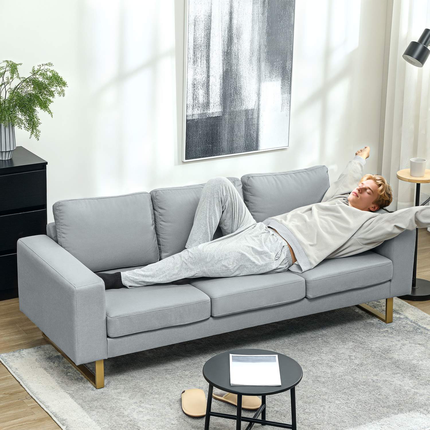 3-sits soffa, soffa med massiv träram, metallben, enkel design, ljusgrå