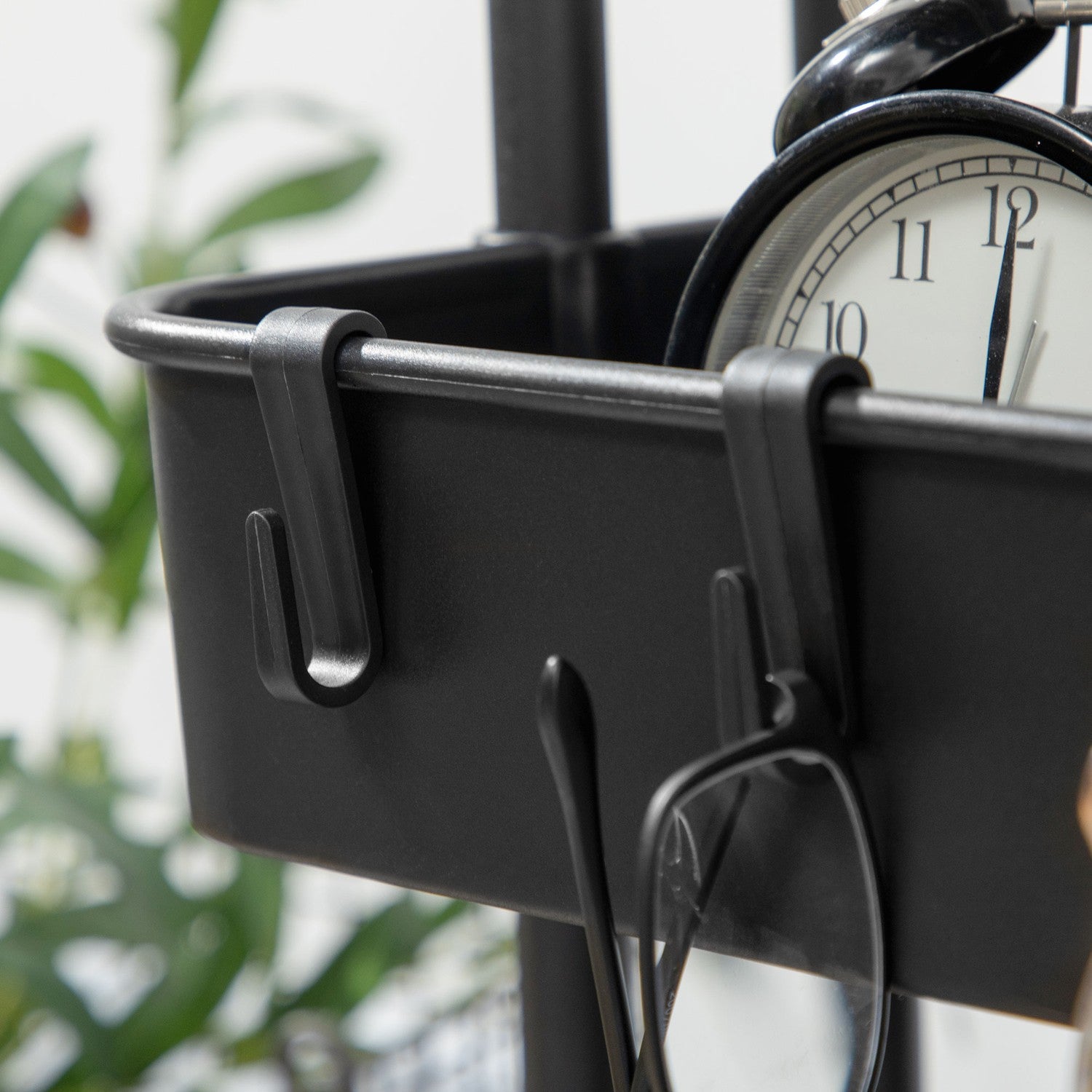 3-vånings serveringsvagn i stål med korgar och krokar