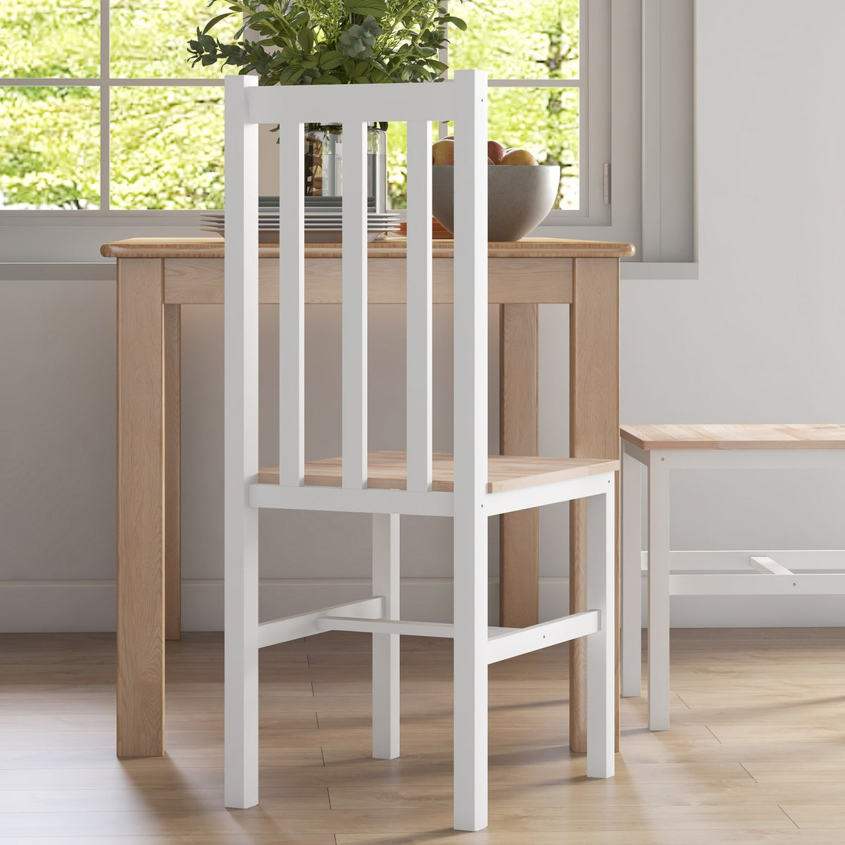 4-delade matstolar i massivt trä, modern design, naturlig