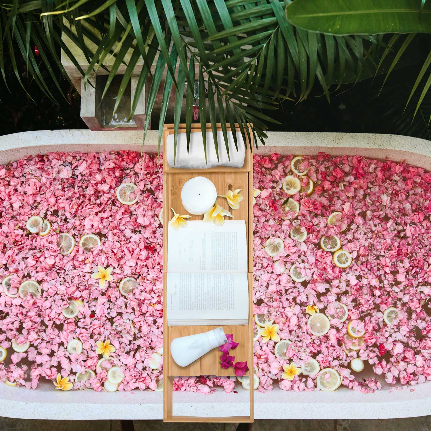 Justerbar badkarshylla i bambu med kudde, naturligt trä