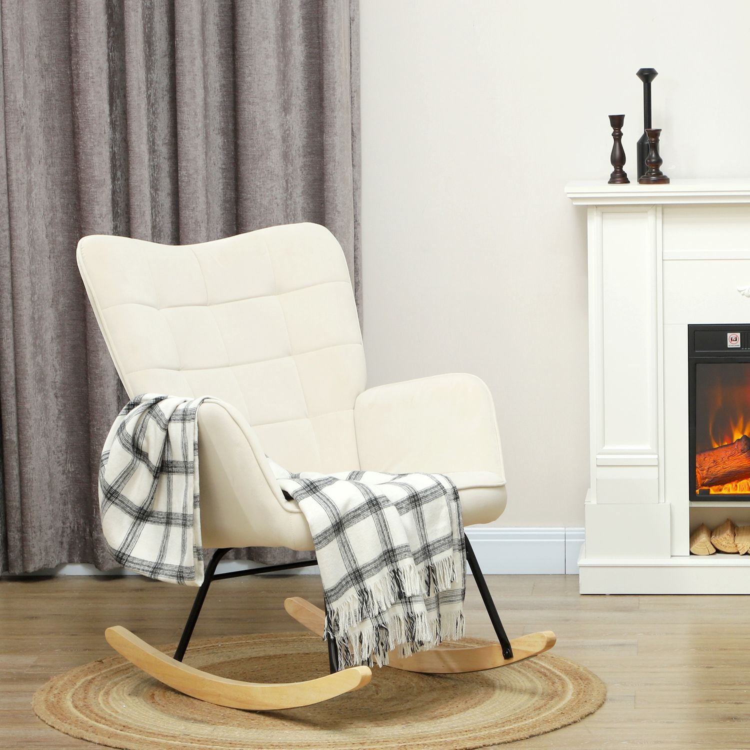 Beige sammets gungfåtölj med trälöpare