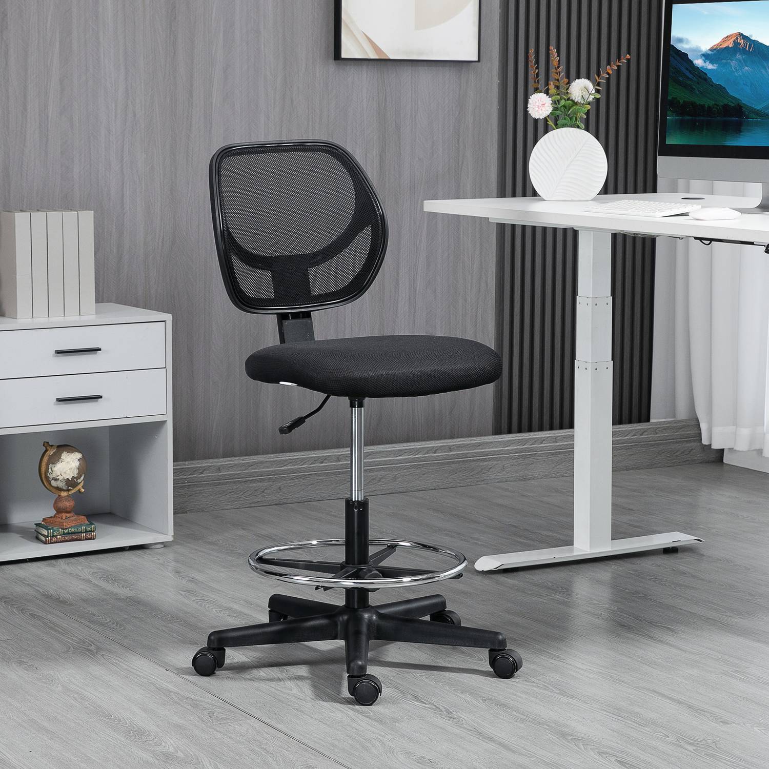 Kontorstol Ergonomisk svingstol med justerbar fotring, høydejusterbar 93-113 cm, hjul, svart