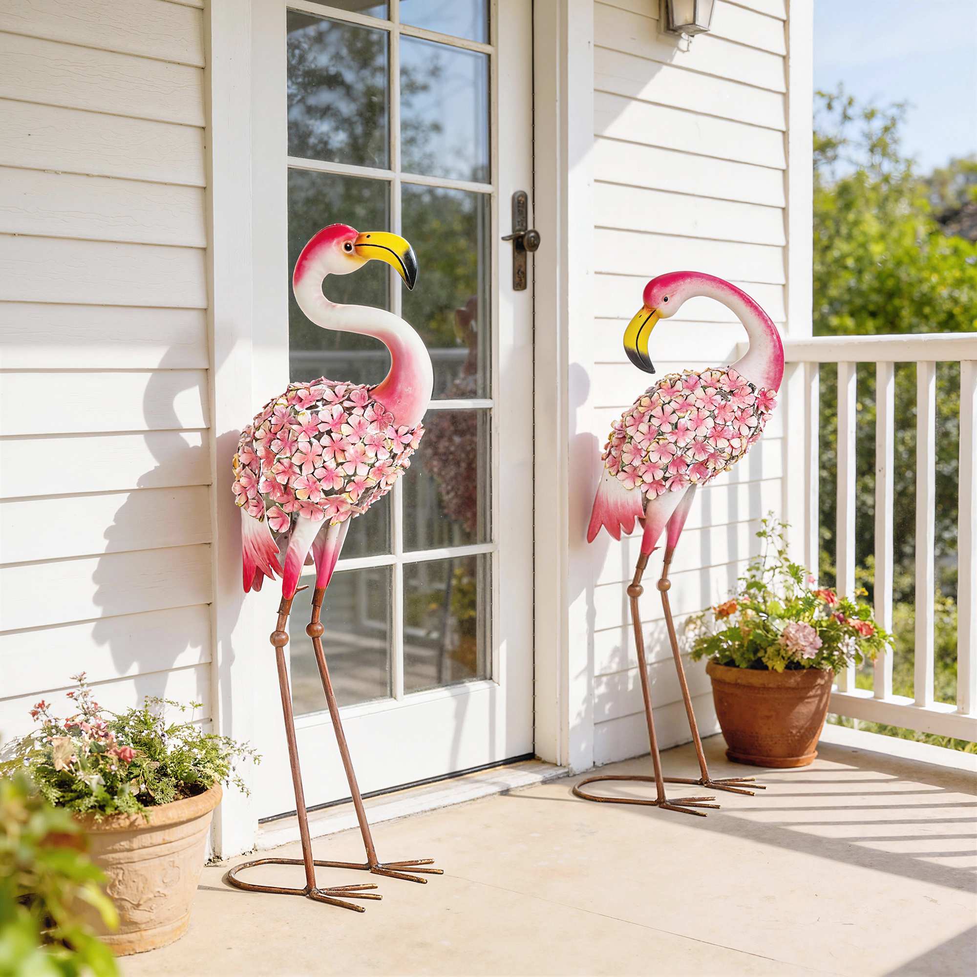 Flamingo trädgårdsstatyer set om 2, metallfåglar med ankare