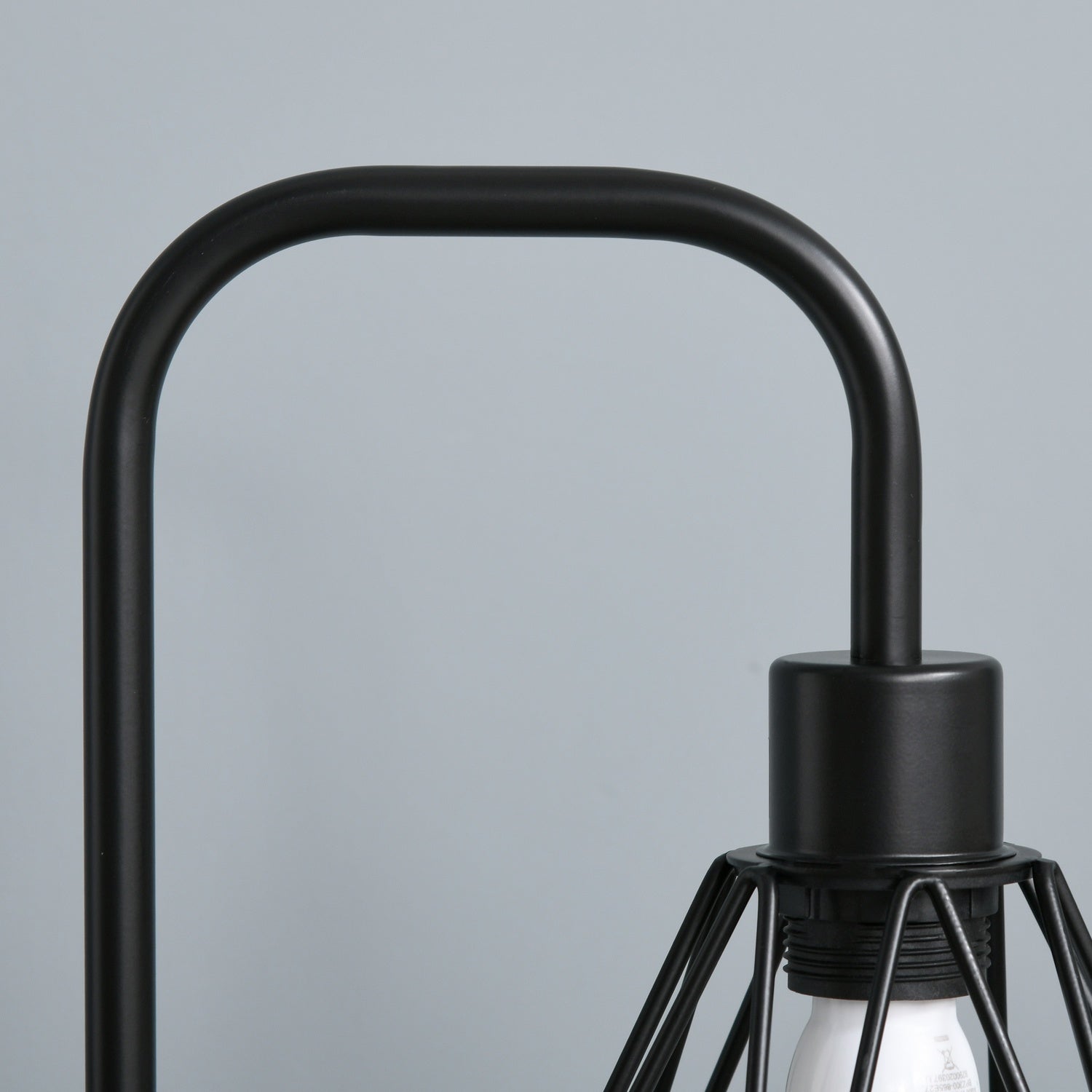 Golvlampa i industriell stil, E27 Sockel, Stål & Marmor, Svart