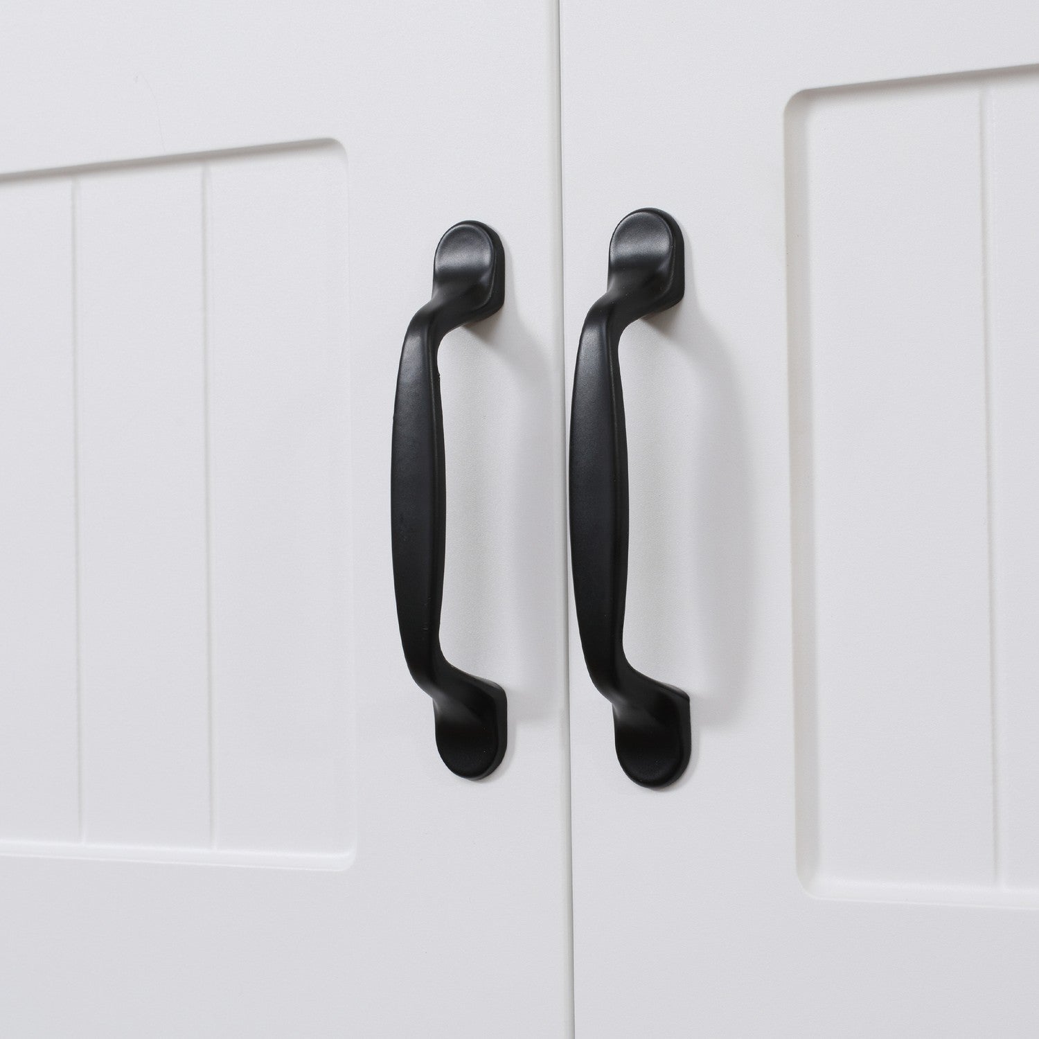 Högt köksbufféskåp, justerbara hyllor, mikrovågsugn