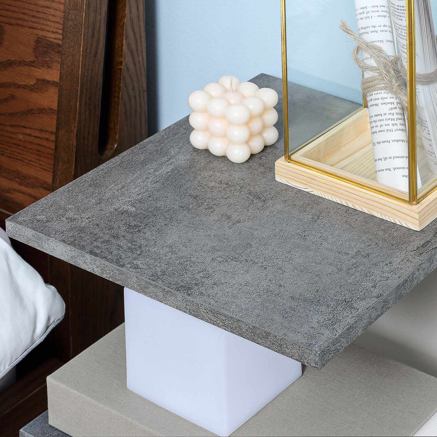 Hjulförsett gråvitt soffbord – Modernt soffbord med 3 hyllplan