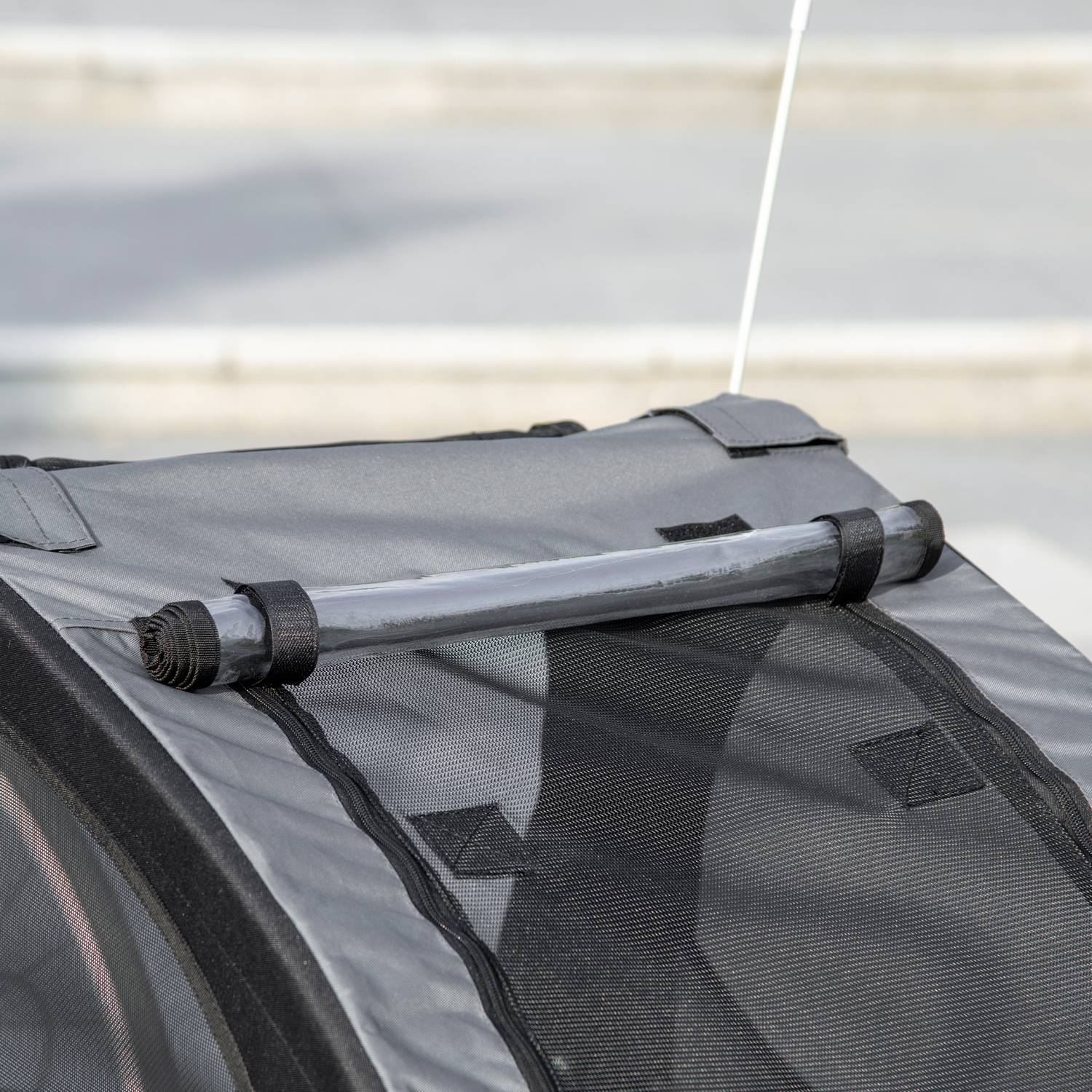 Hundcykelvagn – hopfällbar, nätfönster, reflexer, svart