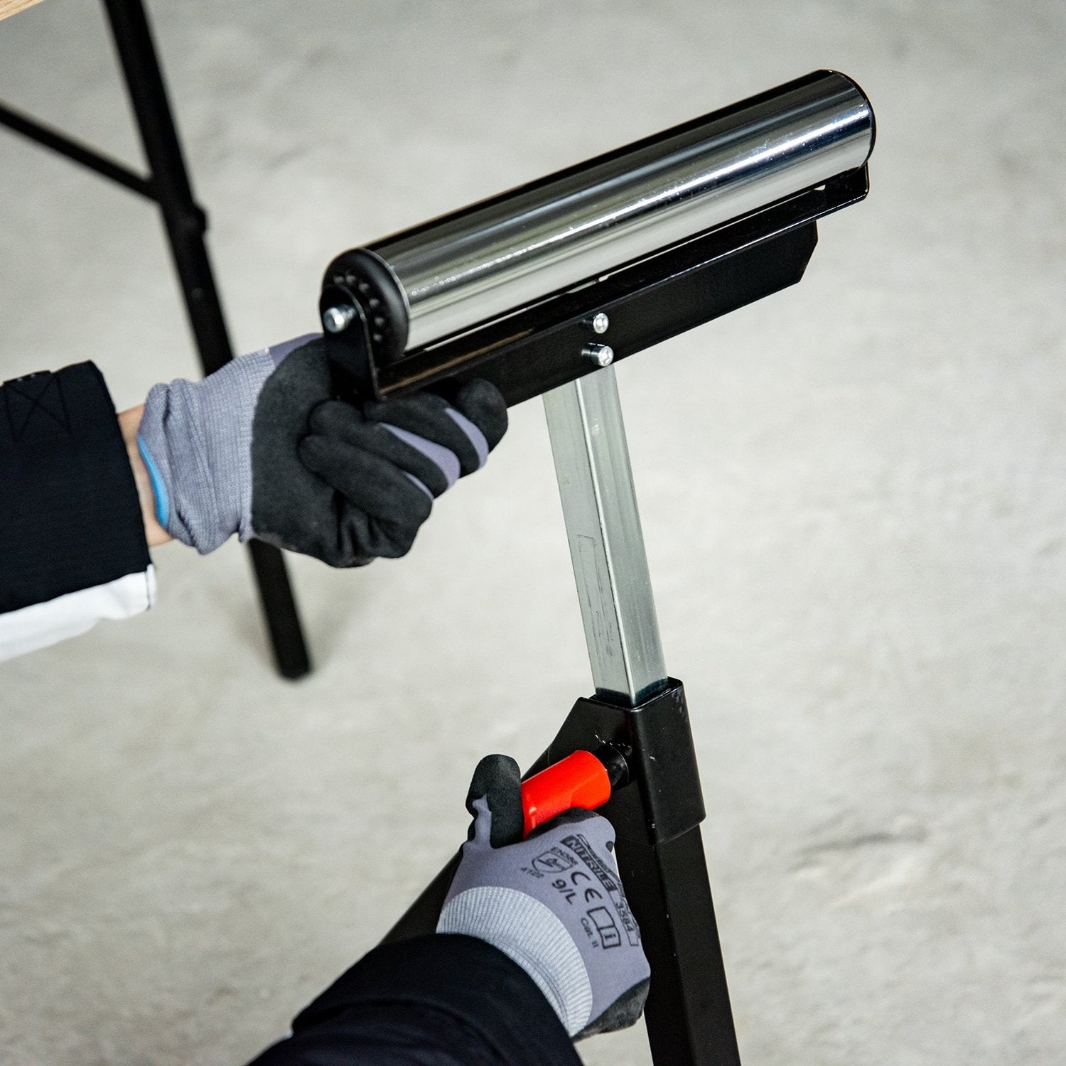 Justerbar rullbock – metall, 90 kg kapacitet, svart