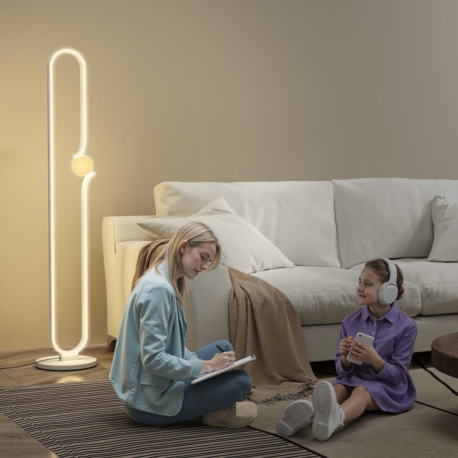 LED-golvlampa, musiknotdesign, glasskärm, metall, plast, vit
