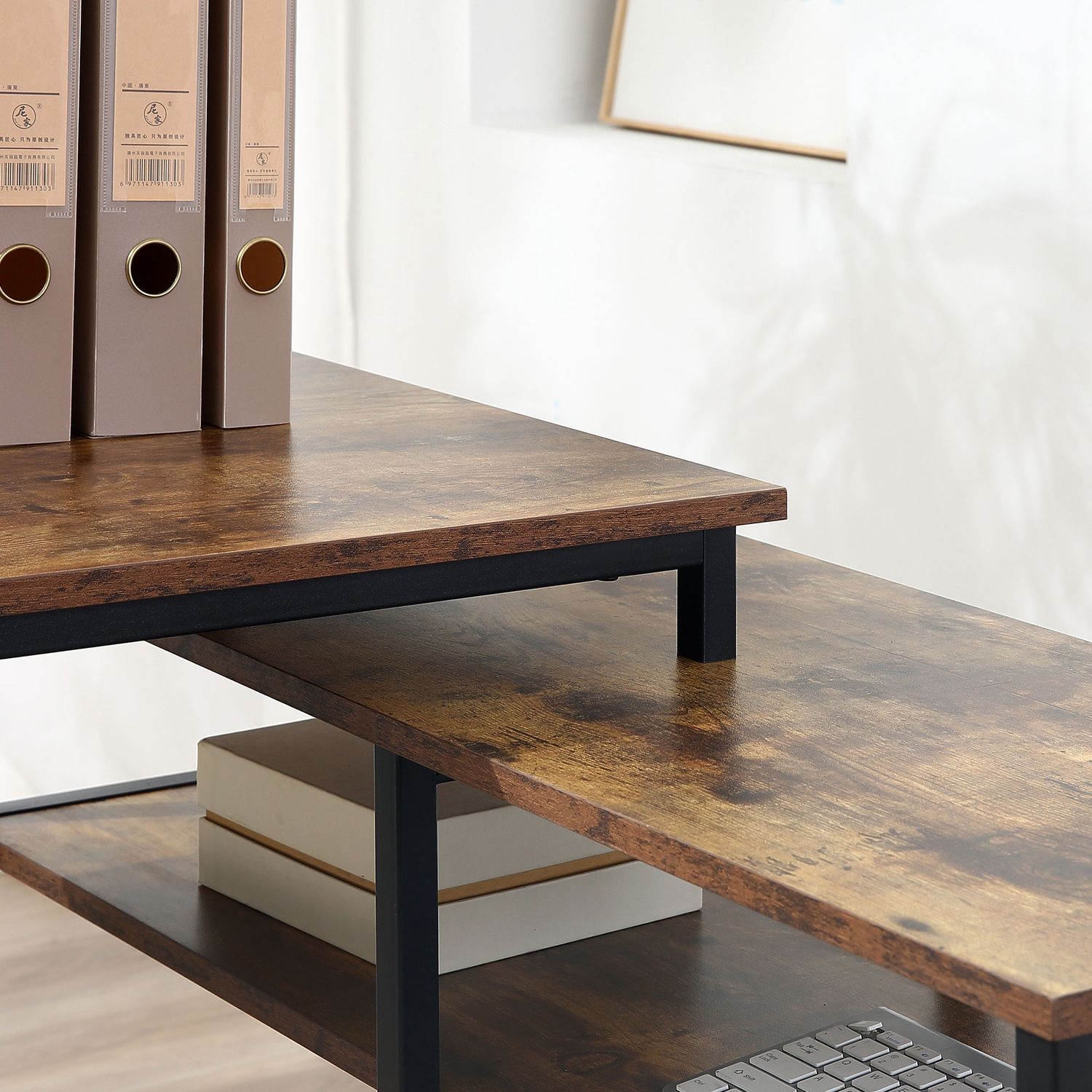 L-format hörnskrivbord, rustikt brunt, med hylla och låda