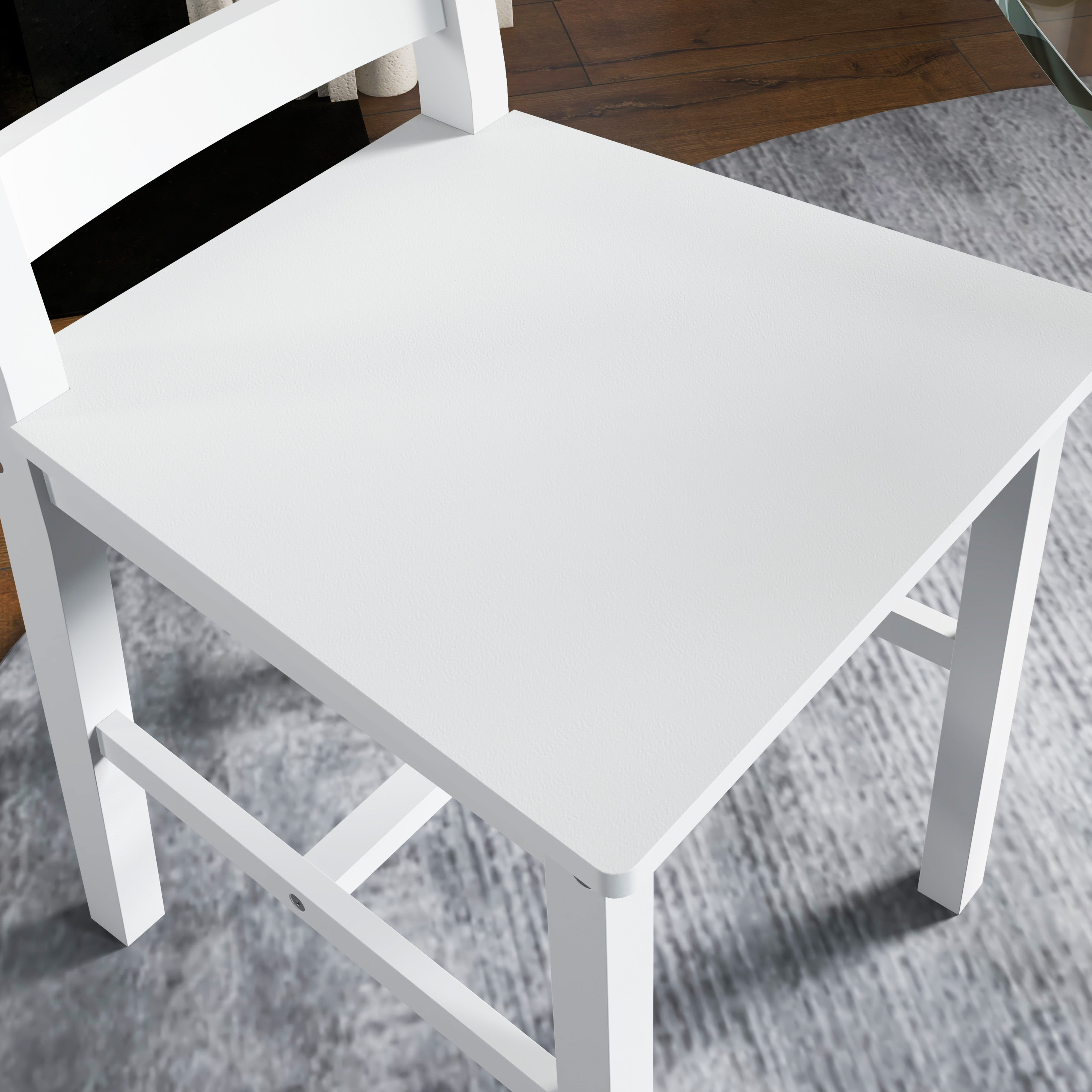 Matsalsstolar set om 2 köksstolar i trä med ribbad ryggstöd, halkskydd 41,5 x 46 x 90 cm vit