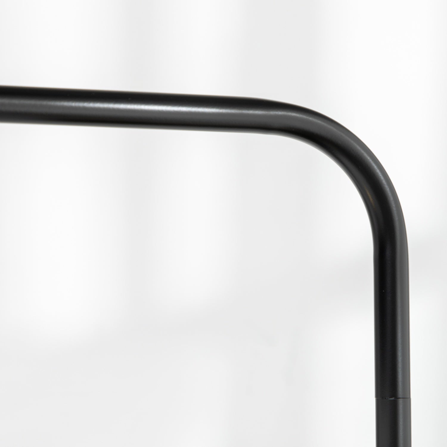 Modern svart metall golvlampa med lampskärm, 180 cm sladd