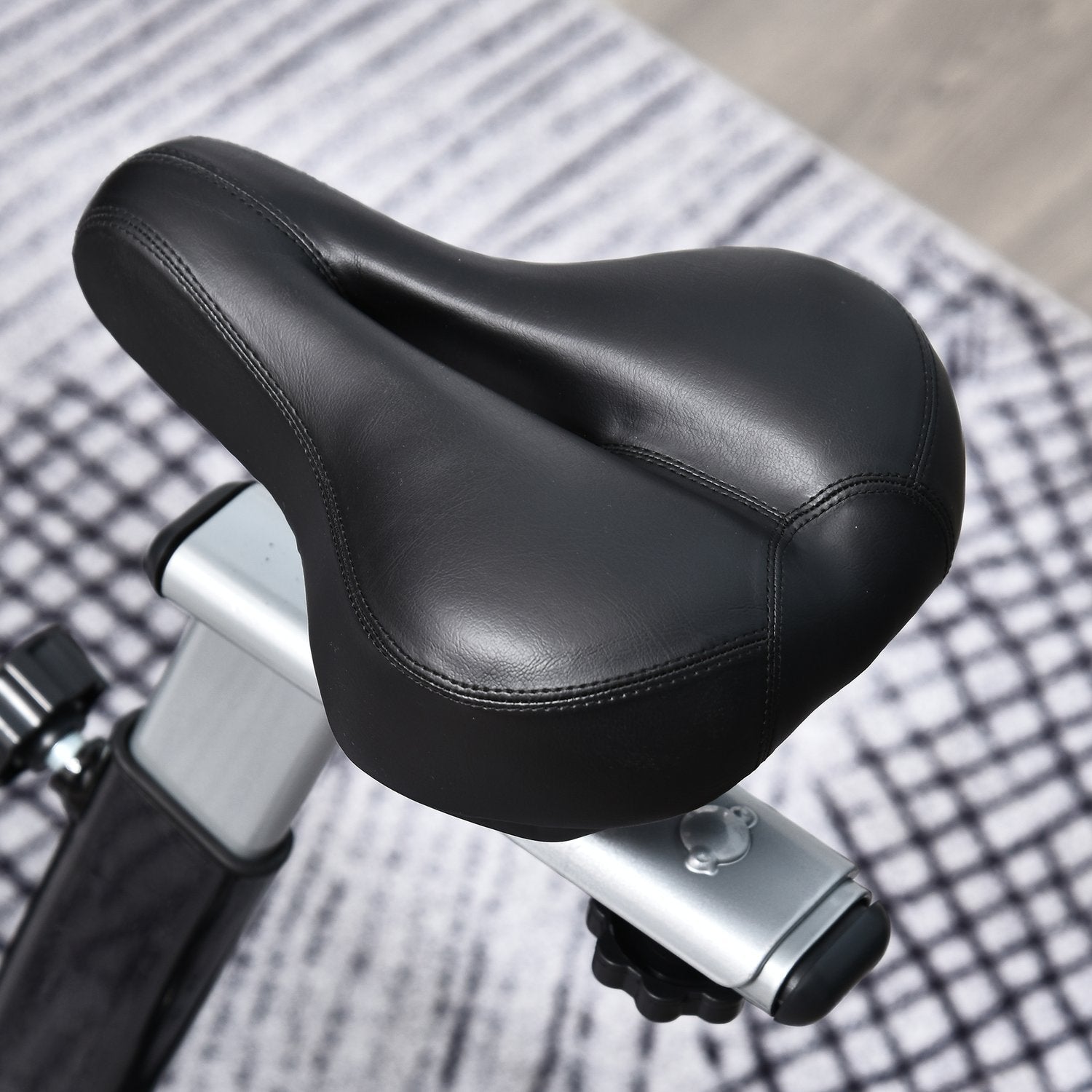 Motionscykeltränare med 10 kg svänghjul och LCD-skärm